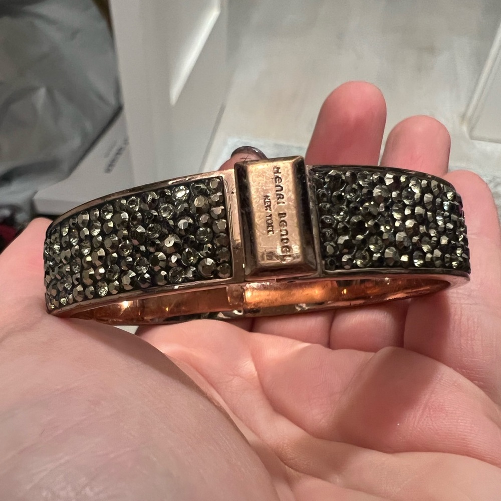Henri Bendel bangle bracelet